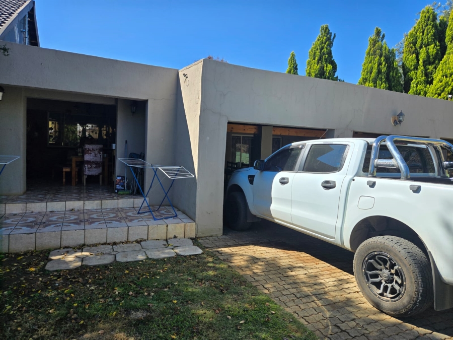 3 Bedroom Property for Sale in Wilkoppies North West